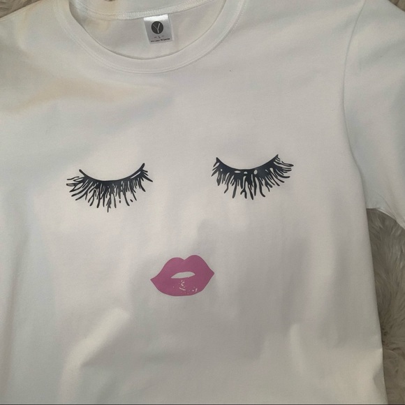 Cute Eyelash Graphic T-Shirt / White - Picture 2 of 4